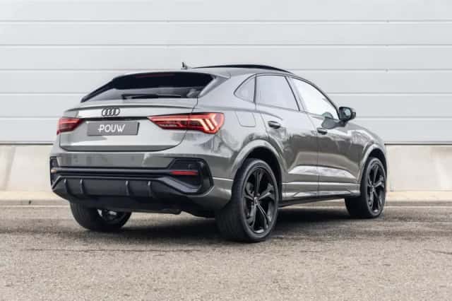 Audi Q3 (2022) thumbnail 2
