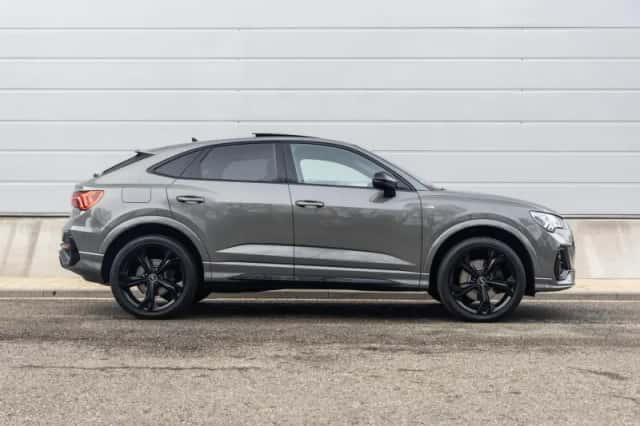 Audi Q3 (2022) thumbnail 3