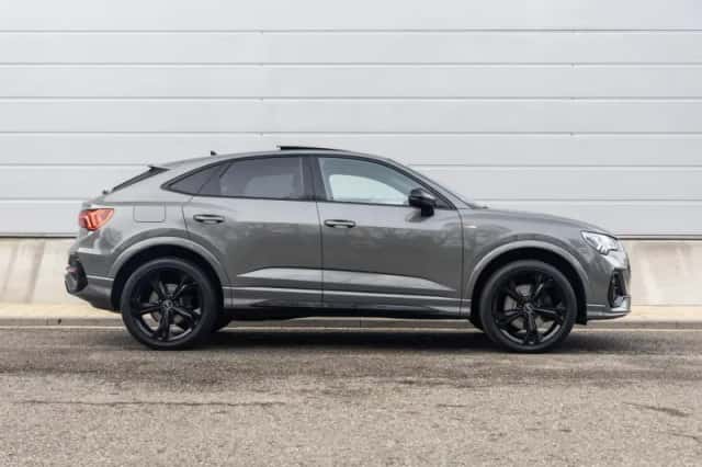 Audi Q3 (2022) thumbnail 3