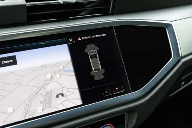 Audi Q3 (2022) thumbnail 26