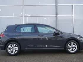 Volkswagen Golf (2022) thumbnail 3