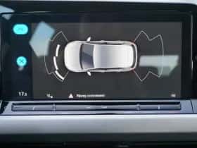 Volkswagen Golf (2022) thumbnail 24