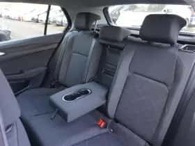 Volkswagen Golf (2022) thumbnail 33