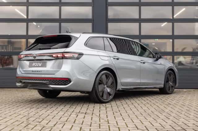 Volkswagen Passat (2025) thumbnail 2