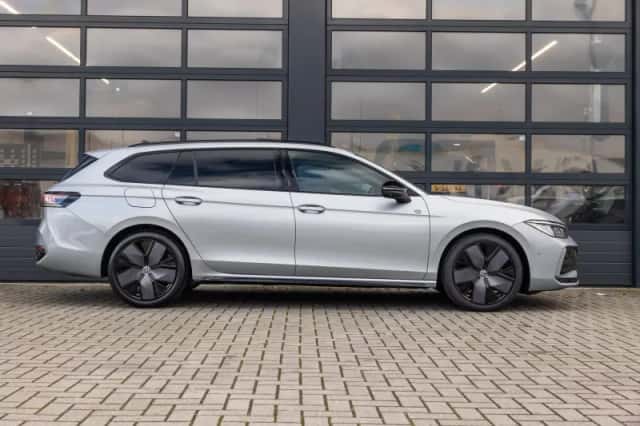 Volkswagen Passat (2025) thumbnail 3
