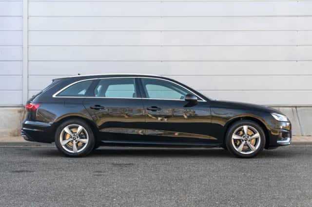 Audi A4 (2022) thumbnail 3