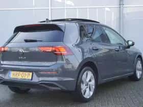 Volkswagen Golf (2025) thumbnail 2