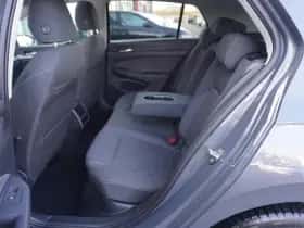 Volkswagen Golf (2025) thumbnail 23