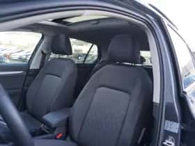 Volkswagen Golf (2025) thumbnail 4
