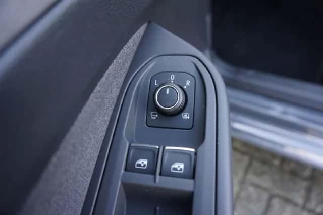 Volkswagen Golf (2025) thumbnail 40