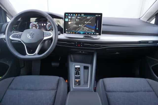 Volkswagen Golf (2025) thumbnail 5