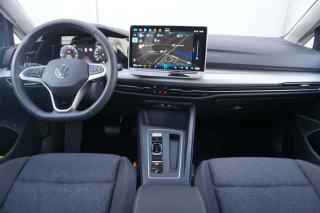 Volkswagen Golf (2025) thumbnail 5