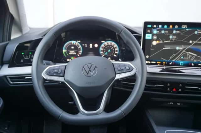 Volkswagen Golf (2025) thumbnail 42