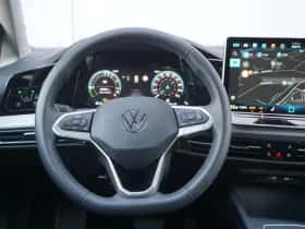 Volkswagen Golf (2025) thumbnail 42