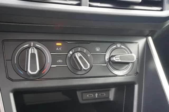 Volkswagen Polo (2021) thumbnail 26