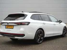 Volkswagen Passat (2025) thumbnail 2