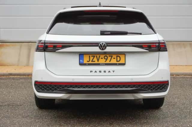 Volkswagen Passat (2025) thumbnail 11