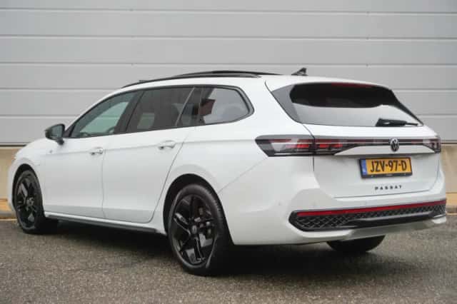 Volkswagen Passat (2025) thumbnail 13