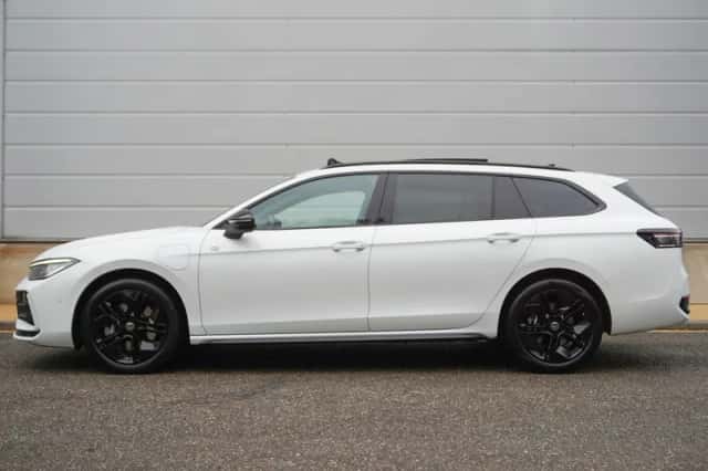 Volkswagen Passat (2025) thumbnail 14