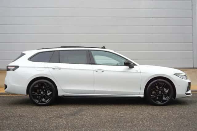 Volkswagen Passat (2025) thumbnail 3