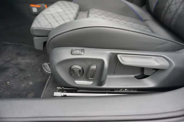 Volkswagen Passat (2025) thumbnail 24