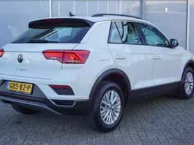 Volkswagen T-Roc (2021) thumbnail 2