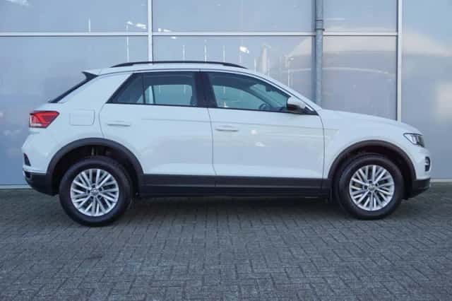 Volkswagen T-Roc (2021) thumbnail 3