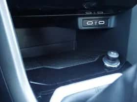 Volkswagen T-Roc (2021) thumbnail 28