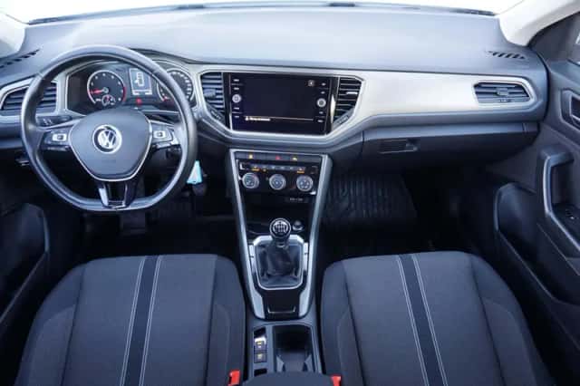 Volkswagen T-Roc (2021) thumbnail 5
