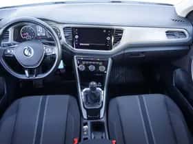 Volkswagen T-Roc (2021) thumbnail 5