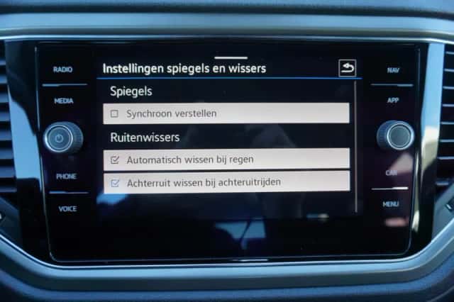 Volkswagen T-Roc (2021) thumbnail 50