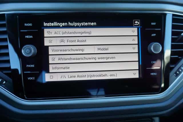 Volkswagen T-Roc (2021) thumbnail 57