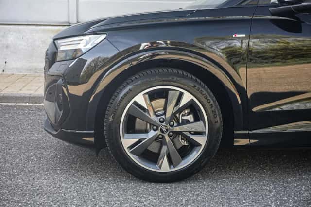 Audi Q4 e-tron (2024) thumbnail 15