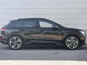 Audi Q4 e-tron (2024) thumbnail 3