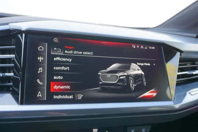 Audi Q4 e-tron (2024) thumbnail 30