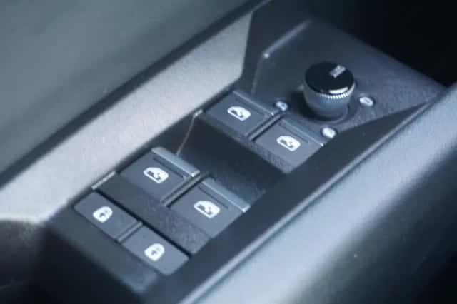 Audi Q4 e-tron (2024) thumbnail 36