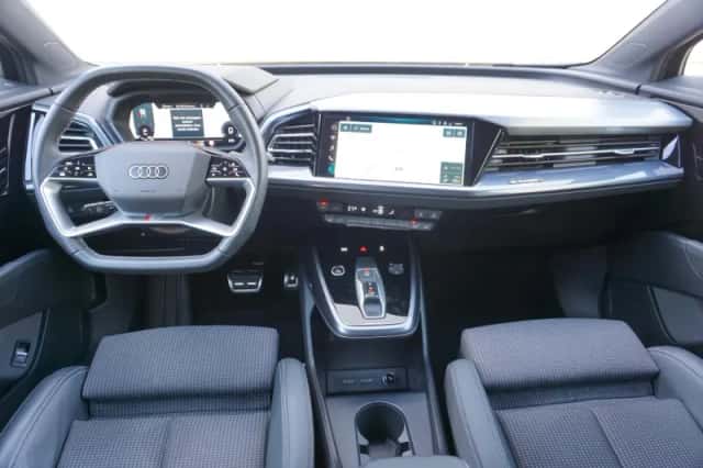 Audi Q4 e-tron (2024) thumbnail 5