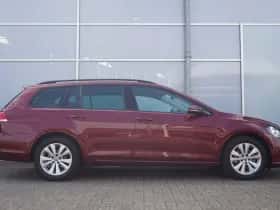 Volkswagen Golf (2020) thumbnail 3