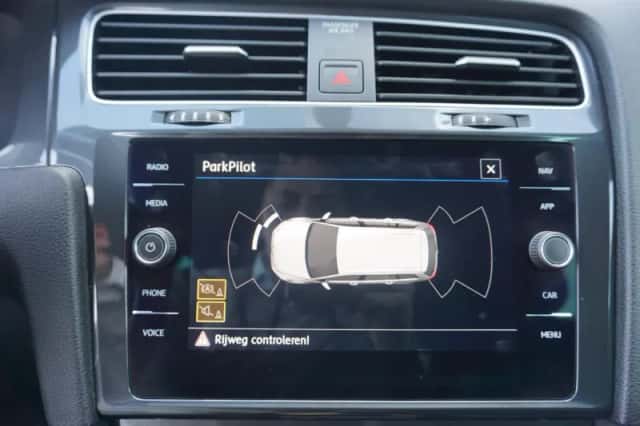 Volkswagen Golf (2020) thumbnail 26