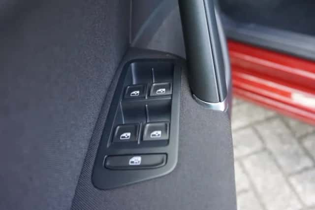 Volkswagen Golf (2020) thumbnail 33