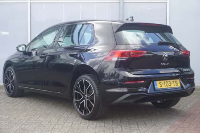 Volkswagen Golf (2023) thumbnail 11