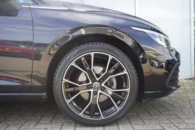 Volkswagen Golf (2023) thumbnail 13
