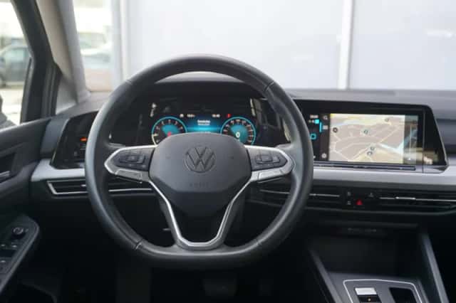 Volkswagen Golf (2023) thumbnail 19