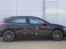 Volkswagen Golf (2023) thumbnail 3