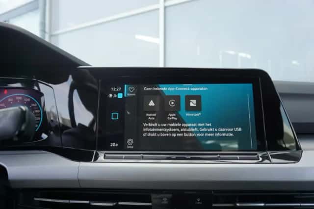 Volkswagen Golf (2023) thumbnail 24