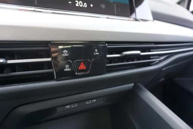Volkswagen Golf (2023) thumbnail 27