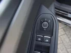 Volkswagen Golf (2023) thumbnail 34