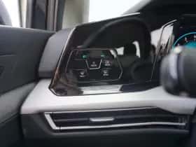 Volkswagen Golf (2023) thumbnail 35