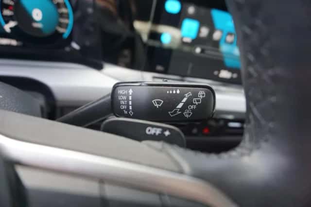 Volkswagen Golf (2023) thumbnail 38
