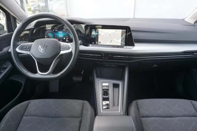 Volkswagen Golf (2023) thumbnail 5